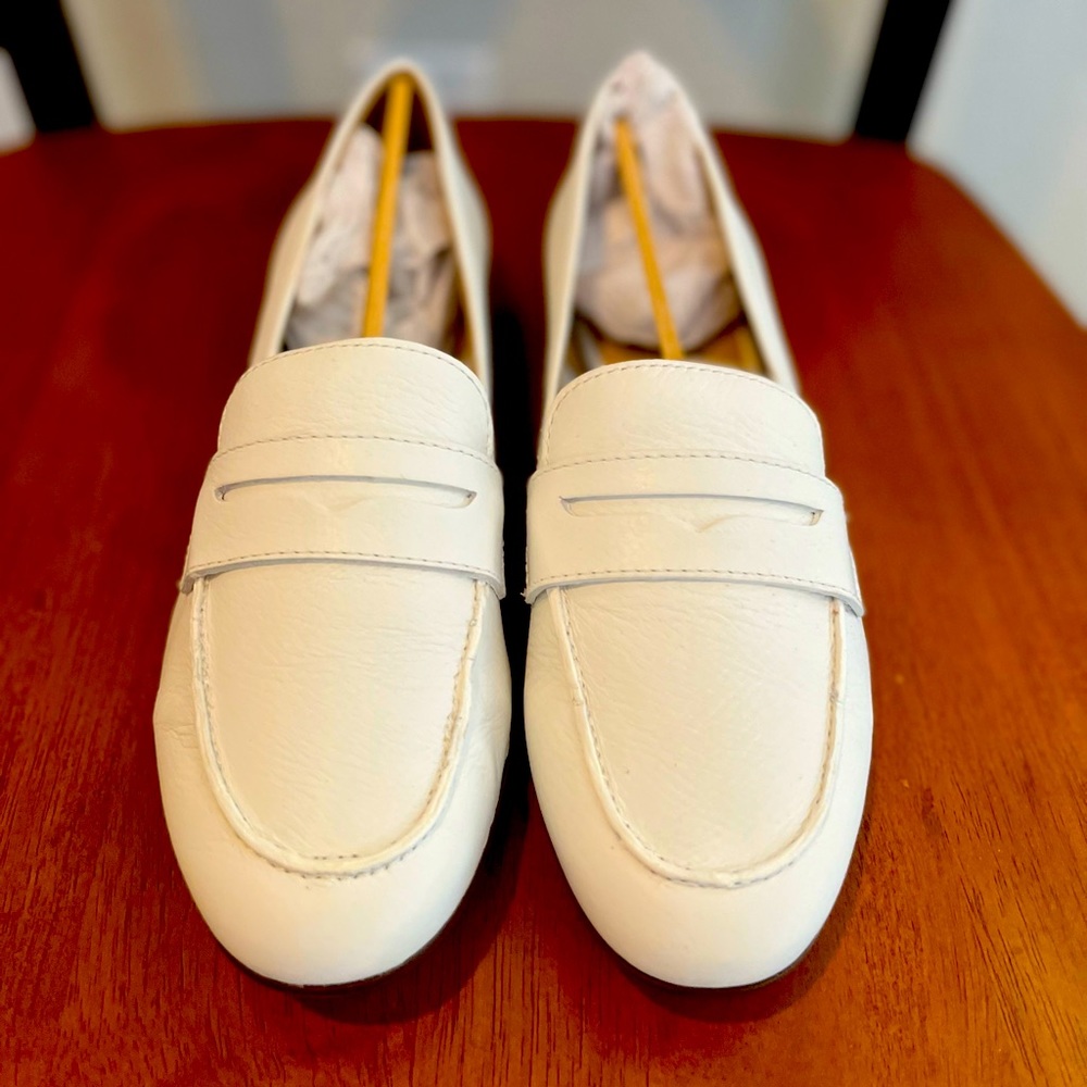 Naturalizer White Leather Juliette 2 Loafer